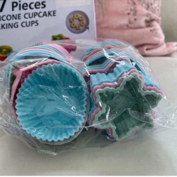 New 27 Pcs Reusable Silicone Cupcake Baking Cups /Muffin and Non-Stick Muffin - Picture 5 of 12